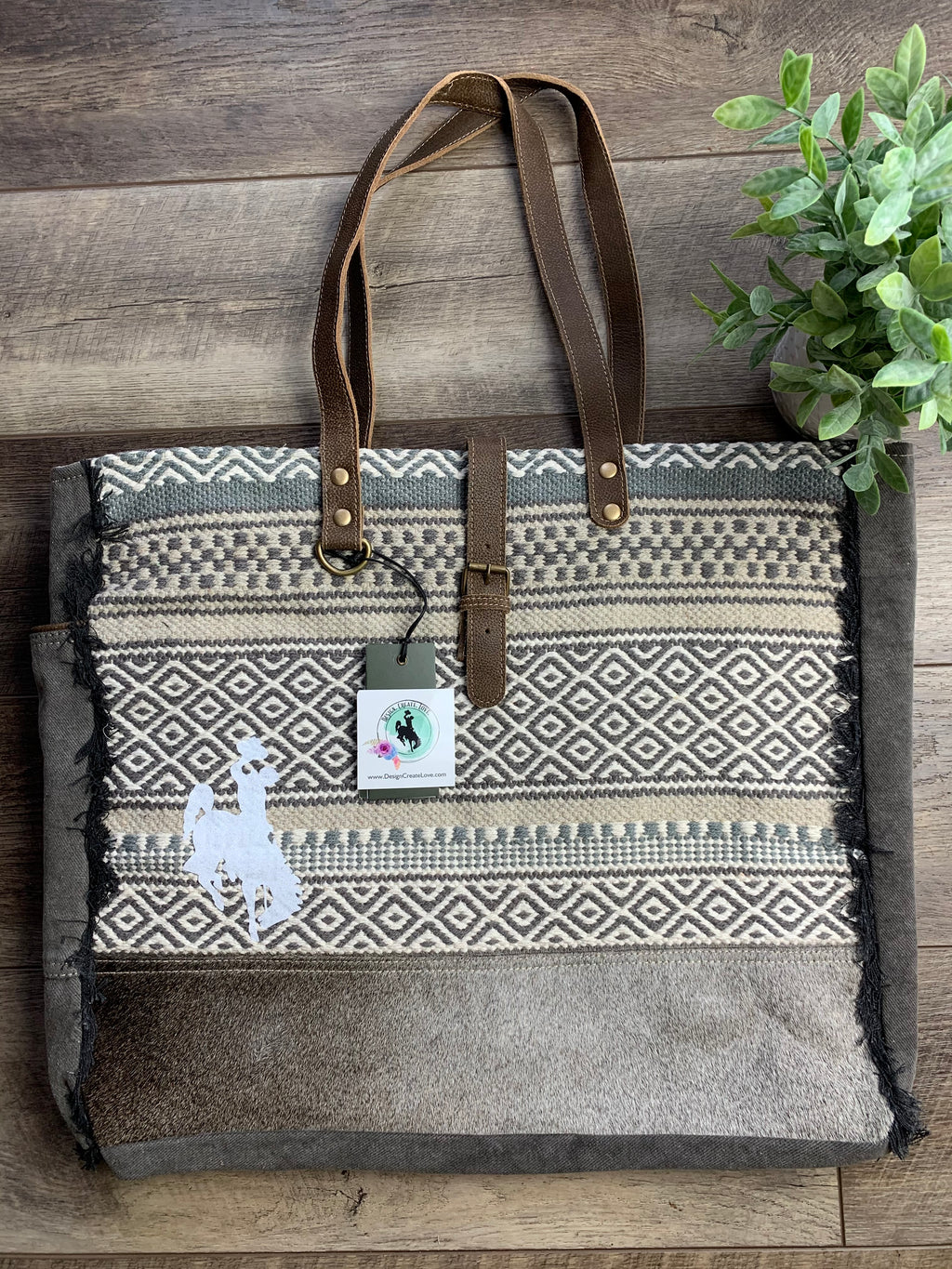 Minimal Rhombus Patterned Weekender